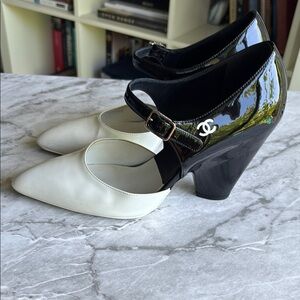 Chanel Black and White Women's block heels patent leather size 37 Resort 2020